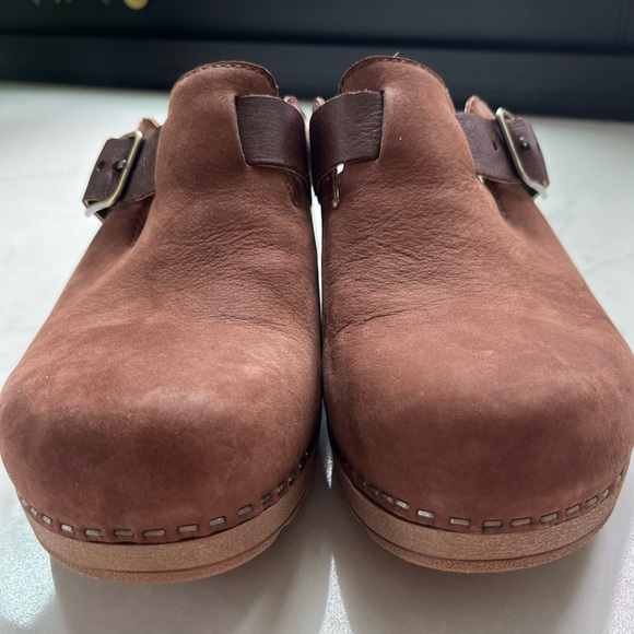NWOT Dansko Caia Buckled Leather Wedge Clog in Chestnut Brown sz 40 / 9.5 - Picture 4 of 6